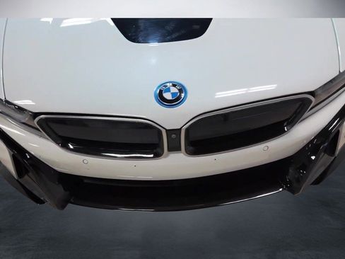 Used 2019 BMW i8 Coupe image 12