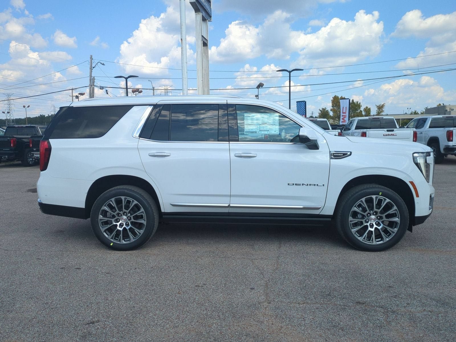 New 2026 GMC Yukon Denali w/ Denali Reserve Package AWD/4WD image 7