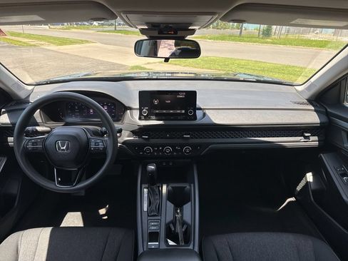 Certified 2023 Honda Accord EX image 22