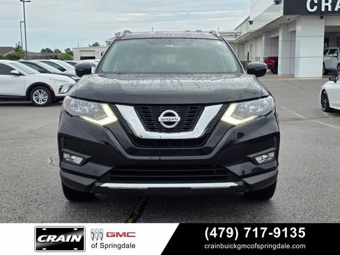 Used 2017 Nissan Rogue SV AWD/4WD image 2