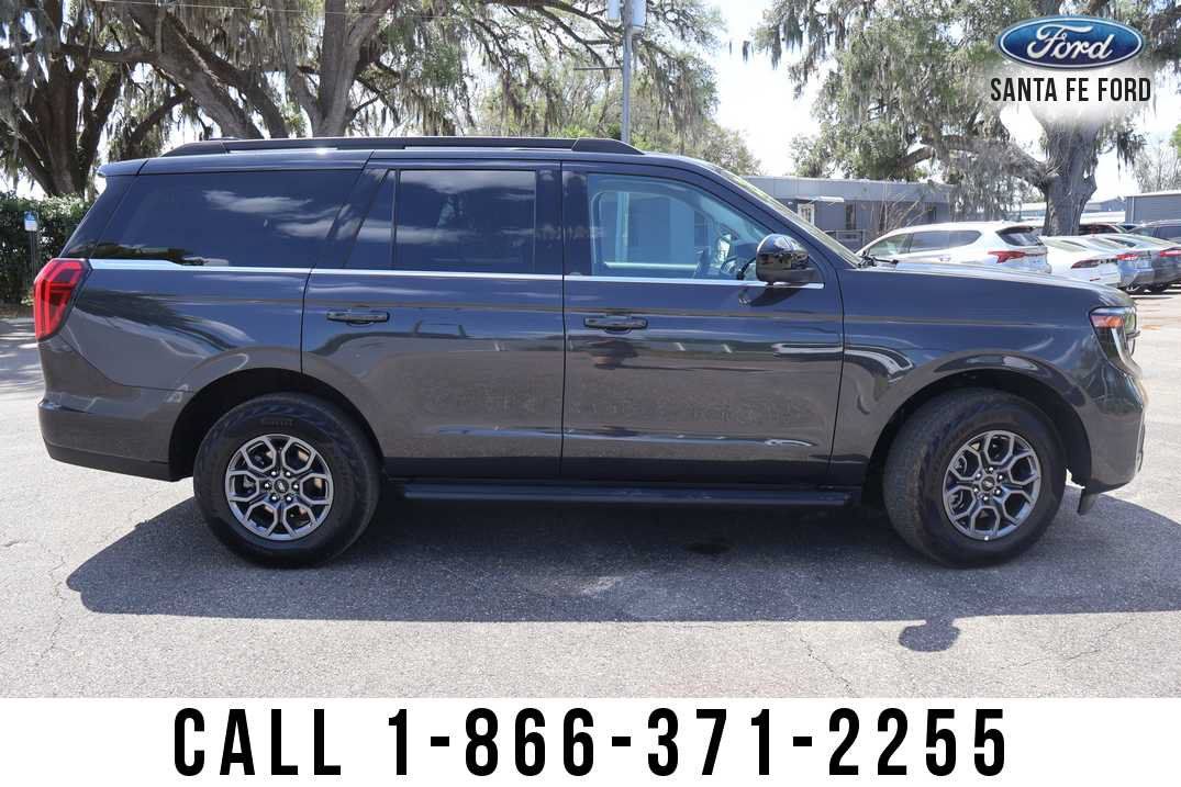 Used 2025 Ford Expedition Active RWD image 6
