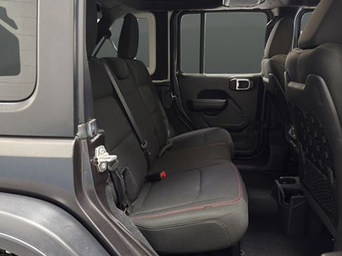 Used 2021 Jeep Wrangler Unlimited Rubicon AWD/4WD image 24