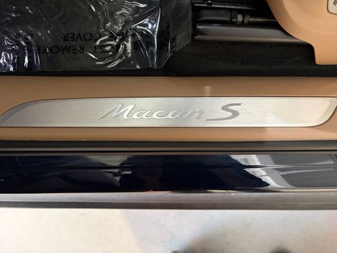 Certified 2020 Porsche Macan S AWD/4WD image 16