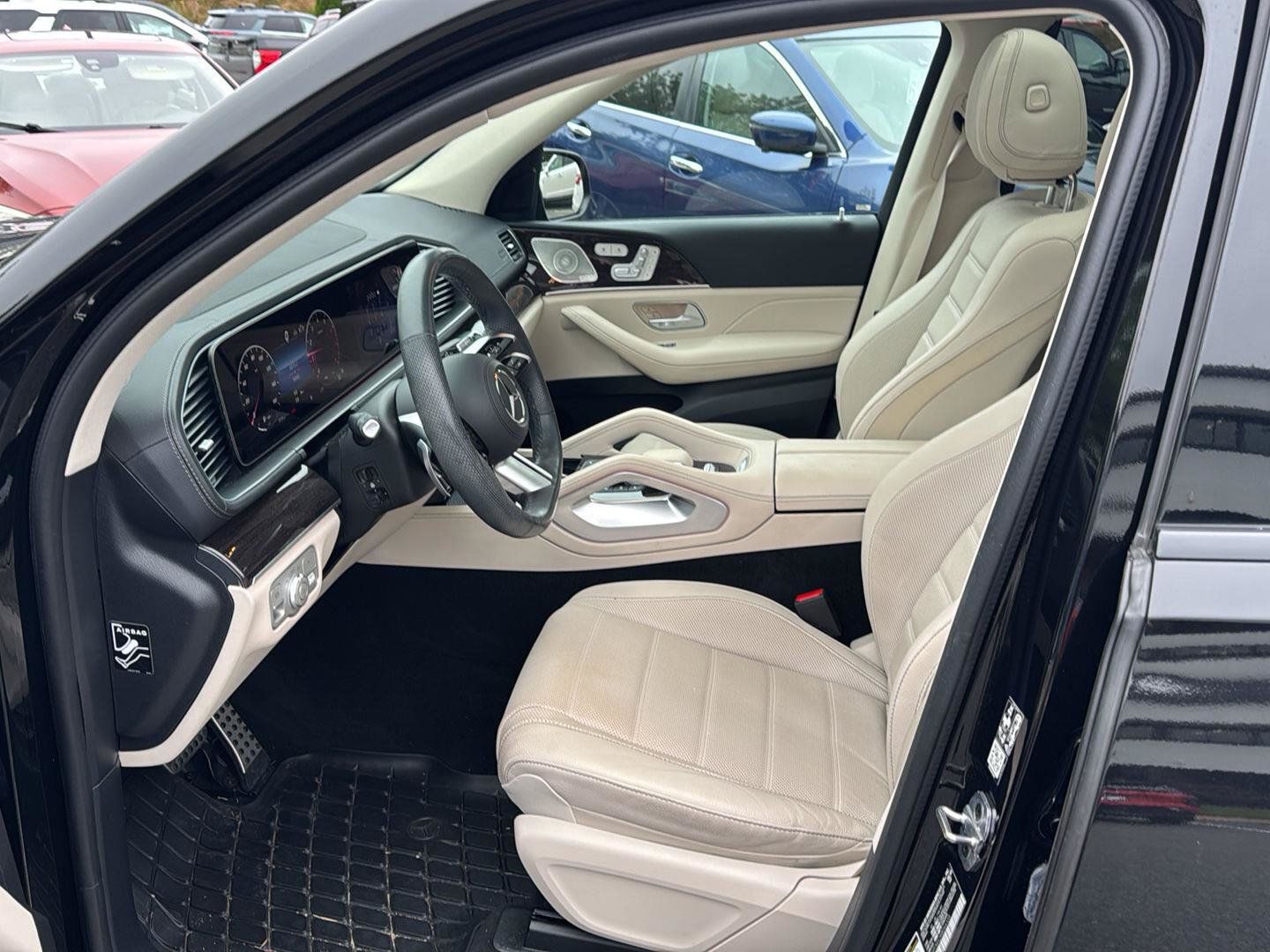 Used 2024 Mercedes-Benz GLS 450 4MATIC image 10