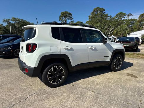 Certified 2023 Jeep Renegade Latitude AWD/4WD image 3