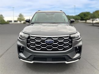 Used 2025 Ford Explorer Platinum w/ Ultimate Package video 2