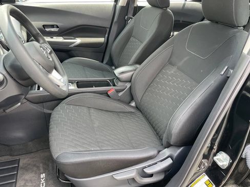 Certified 2022 Nissan Kicks SV FWD image 7