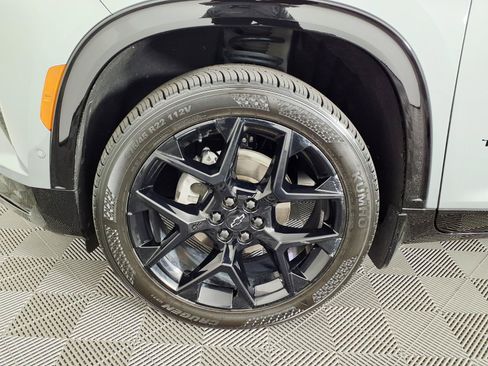 Used 2024 Chevrolet Traverse RS AWD/4WD image 7