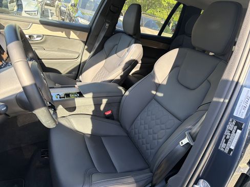Certified 2025 Volvo XC90 B6 Plus AWD/4WD image 16