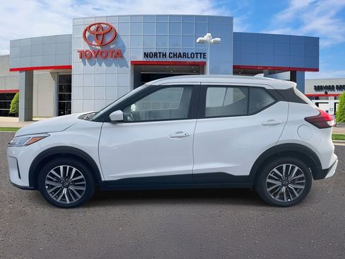 Used 2024 Nissan Kicks SV image 7