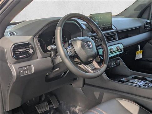 New 2025 Honda Pilot TrailSport image 3