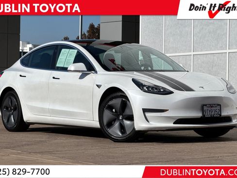 Used 2020 Tesla Model 3 Standard Range Plus image 1