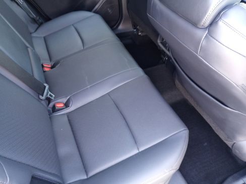 Used 2024 Toyota Venza Limited image 33