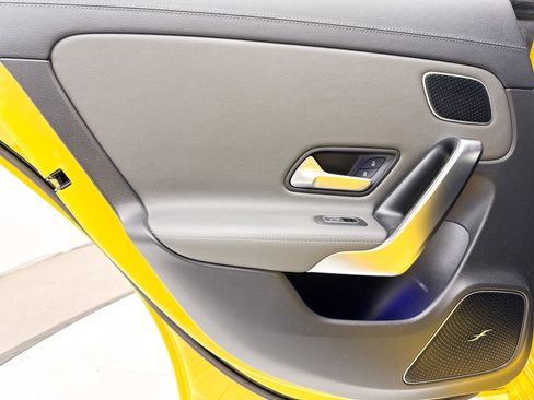 Used 2020 Mercedes-Benz CLA 250 image 31