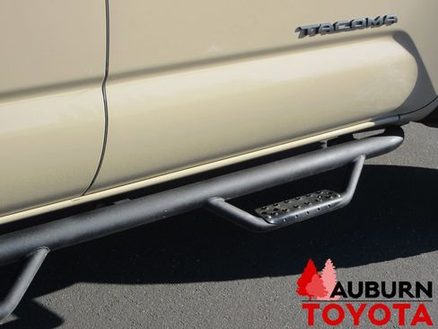 Certified 2016 Toyota Tacoma TRD Off-Road w/ Towing Package image 5