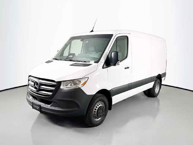 Used 2026 Mercedes-Benz Sprinter 4500 image 3
