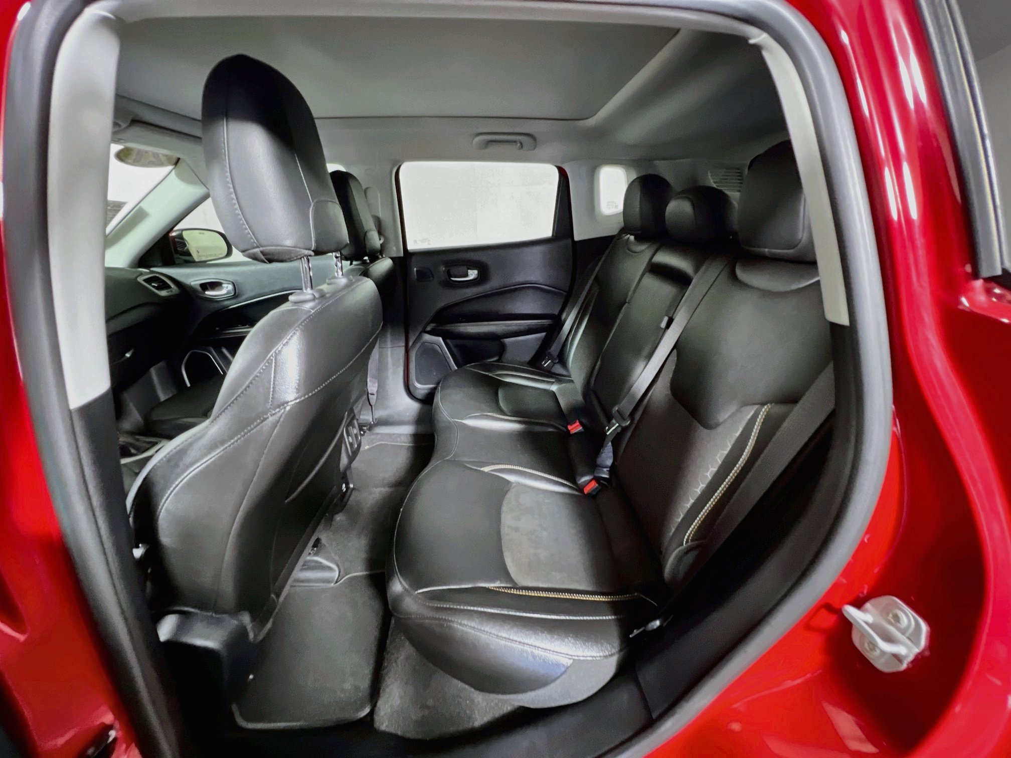 Used 2021 Jeep Compass Latitude w/ Sun and Sound Group FWD image 29