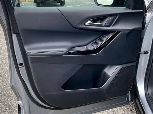 Used 2025 Chevrolet Equinox LT image 22