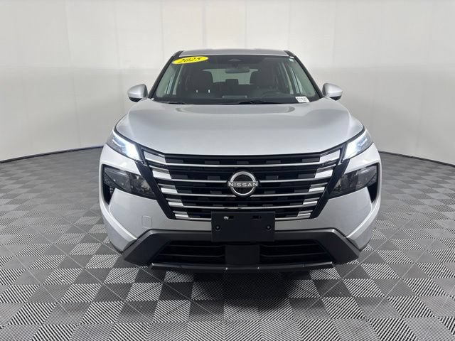 Used 2025 Nissan Rogue SV FWD image 34