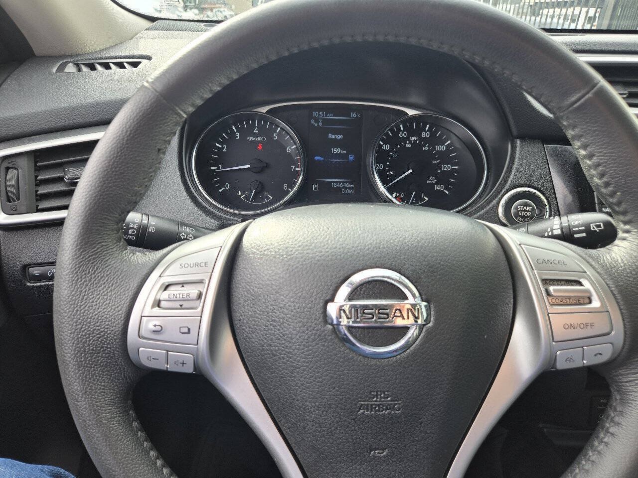 Used 2015 Nissan Rogue SL AWD/4WD image 10