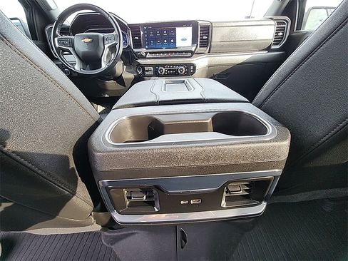 Used 2022 Chevrolet Silverado 1500 LTZ image 32