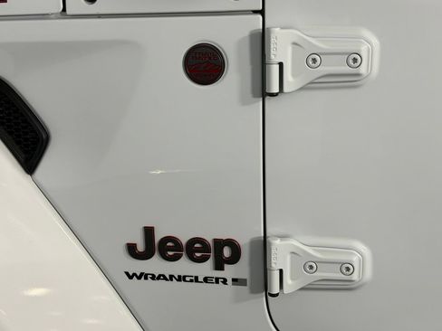Used 2023 Jeep Wrangler Unlimited Rubicon w/ Steel Bumper Group AWD/4WD image 37