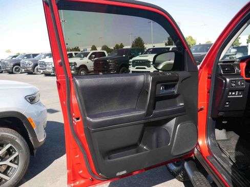 Used 2022 Toyota 4Runner SR5 Premium image 29