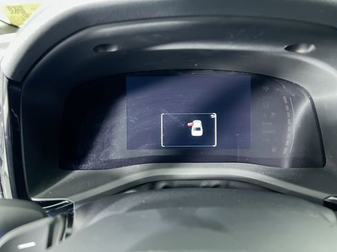 Used 2025 Toyota Camry SE w/ Convenience Package image 20