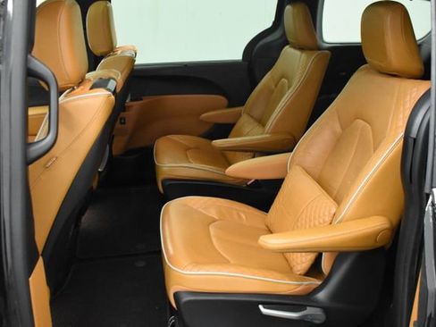 Used 2022 Chrysler Pacifica Pinnacle image 21