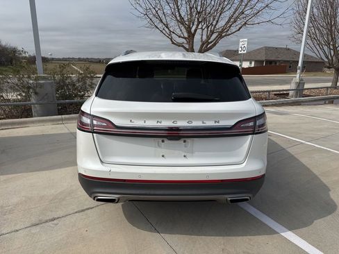 Used 2020 Lincoln Nautilus FWD w/ Equipment Group 101A image 4