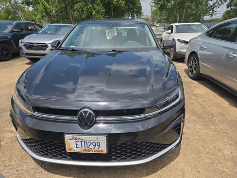 Used 2025 Volkswagen Jetta SE FWD image 7