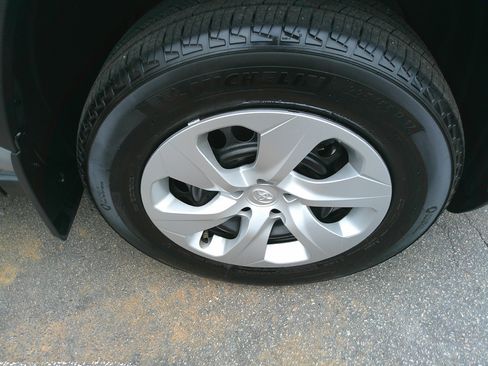 Used 2025 Toyota RAV4 LE image 15