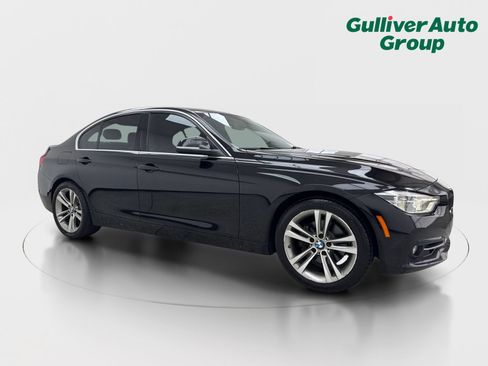 Used 2018 BMW 330i Sedan RWD image 12