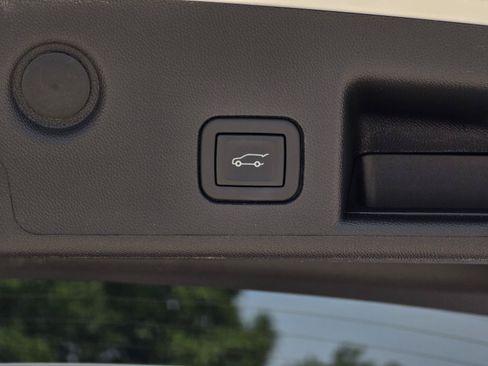 Used 2023 Chevrolet Equinox RS FWD image 10
