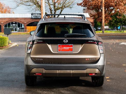 New 2026 Nissan Kicks SR w/ Cold Weather Package image 5