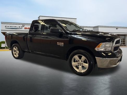 Used 2024 RAM 1500 Classic SLT AWD/4WD image 7
