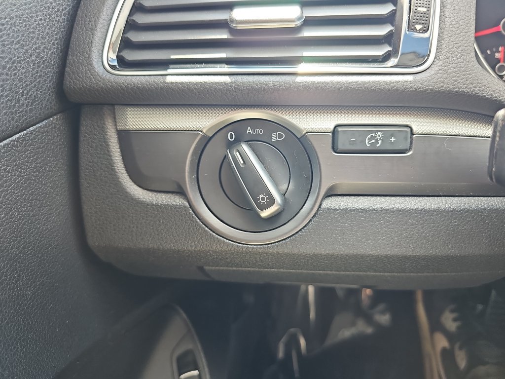 Used 2017 Volkswagen Passat 1.8T R-Line FWD image 34