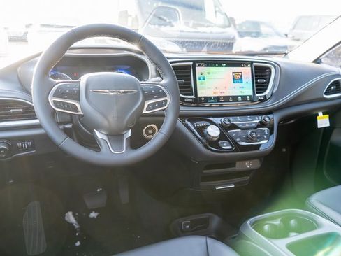 New 2026 Chrysler Pacifica Select image 11