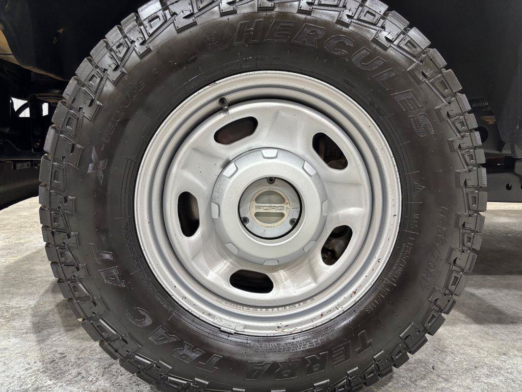 Used 2017 Ford F250 XL w/ Power Equipment Group AWD/4WD image 26