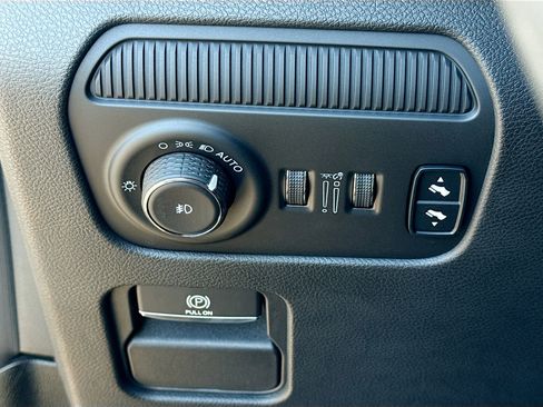 Used 2023 Jeep Wagoneer Series III w/ Convenience Group I image 34