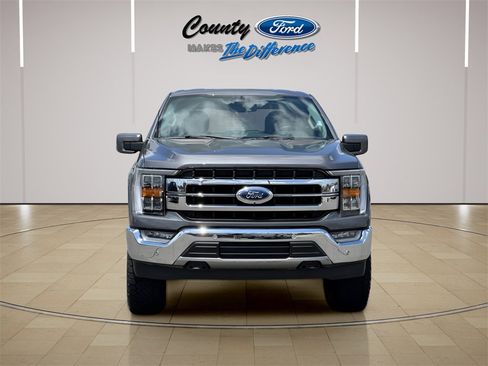 Used 2022 Ford F150 Lariat w/ Trailer Tow Package image 12