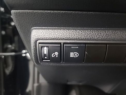 Used 2025 Toyota Corolla LE image 27