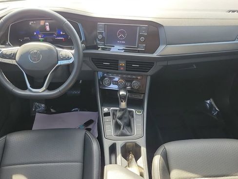 Used 2024 Volkswagen Jetta SE w/ Panoramic Sunroof Package FWD image 11