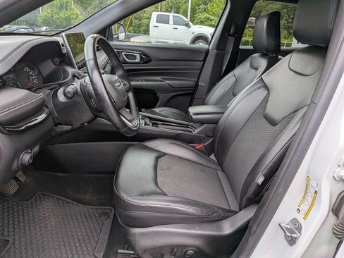 Used 2022 Jeep Compass Latitude w/ Convenience Group AWD/4WD image 19
