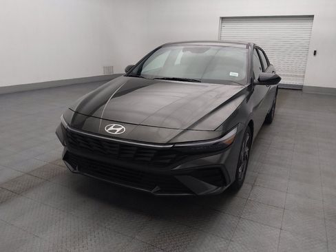 Used 2025 Hyundai Elantra Sport FWD image 15