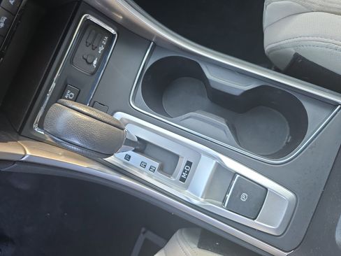 Used 2020 Subaru Ascent Premium w/ Convenience Package image 26