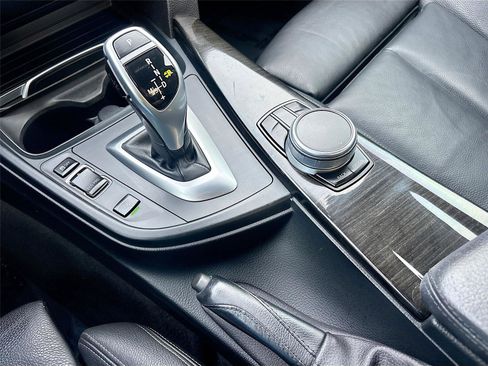 Used 2017 BMW 330i Sedan image 18