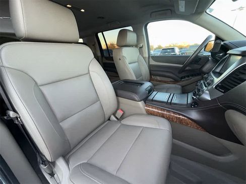 Used 2020 Chevrolet Suburban Premier image 15