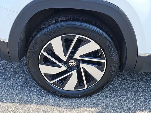 Used 2025 Volkswagen Atlas SEL AWD/4WD image 9