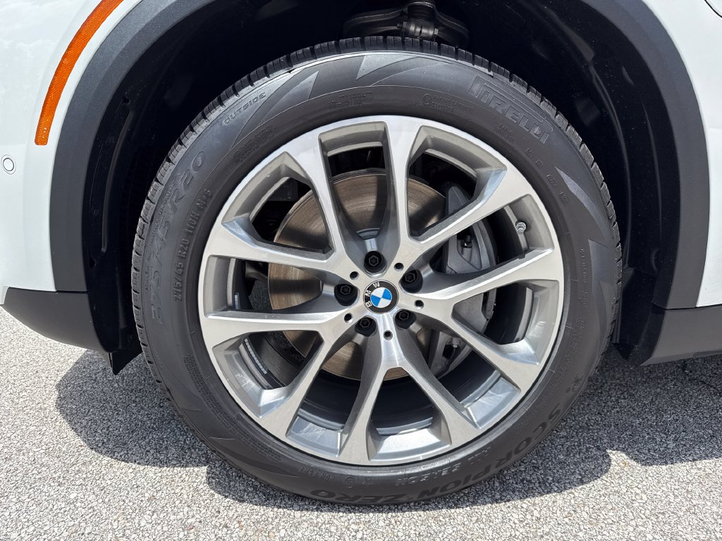 Used 2026 BMW X5 xDrive50e w/ Parking Assistance Package AWD/4WD image 9